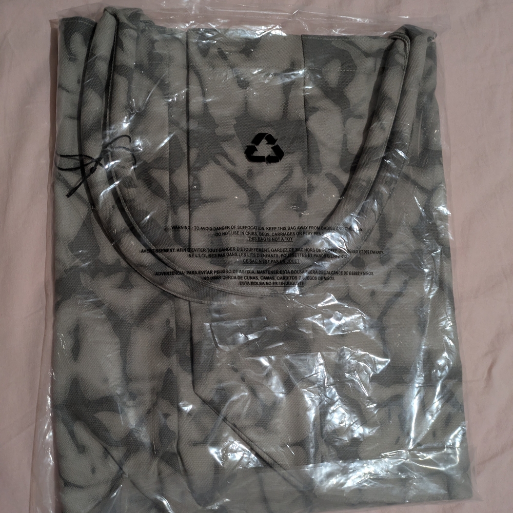 ALO Yoga Gray and White Tote Bag - Picture 4 of 5